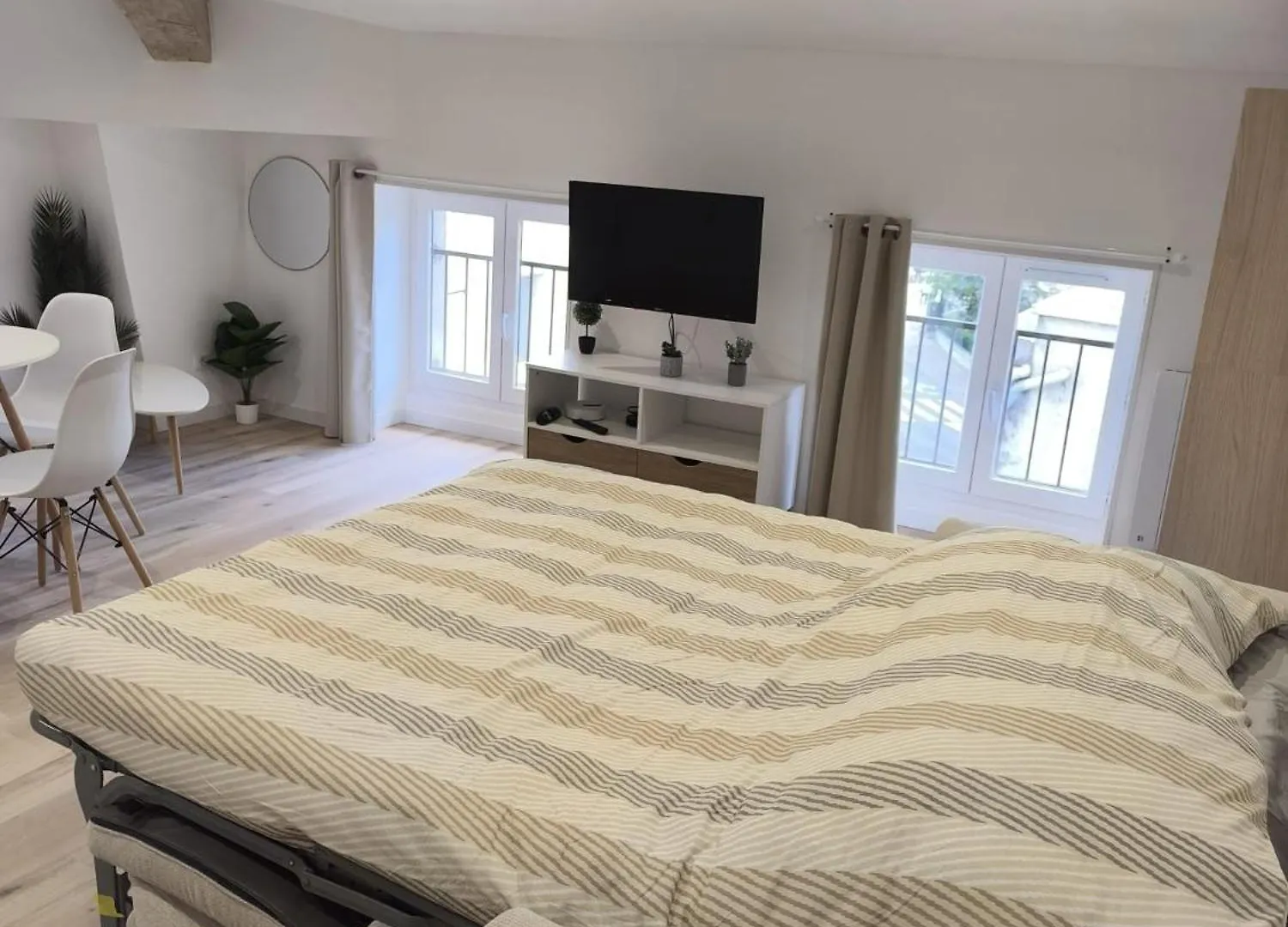 Apartment Studio En Centre Ville Avec Vue Rhone Tournon-sur-Rhone